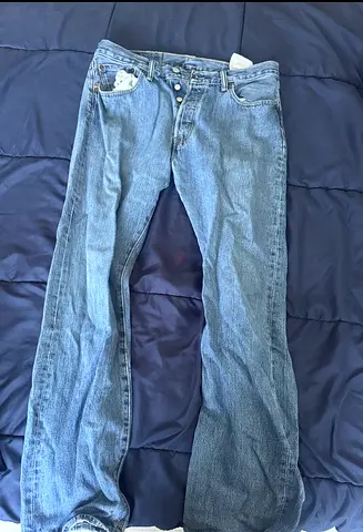 LEVIS Blue Jeans