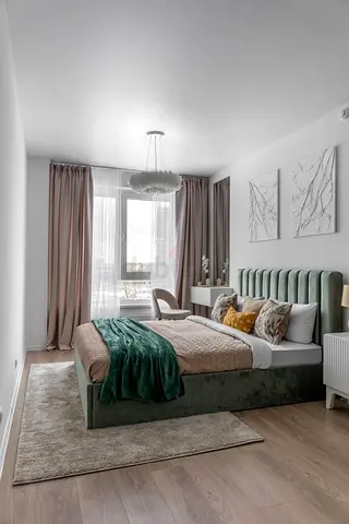 Metro Chic Platform Bed