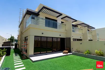 Golf Community | Upgraded Villa | Single Row