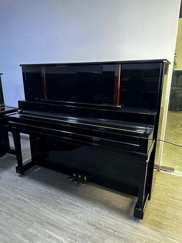Yamaha UX500 upright Piano
