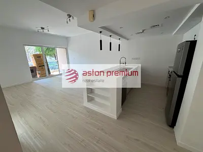Contemporary Living | Fully Upgraded | Vacant Unit