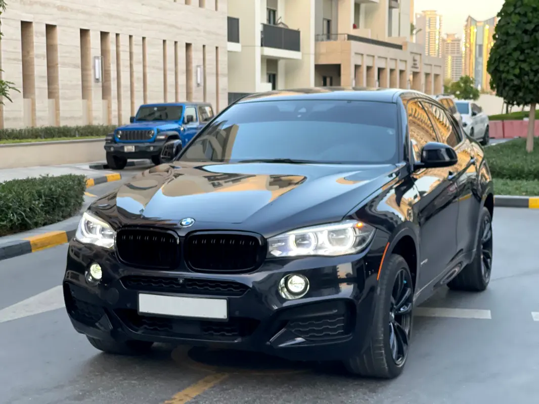 BMW X6 2019 — photo 1 of 7
