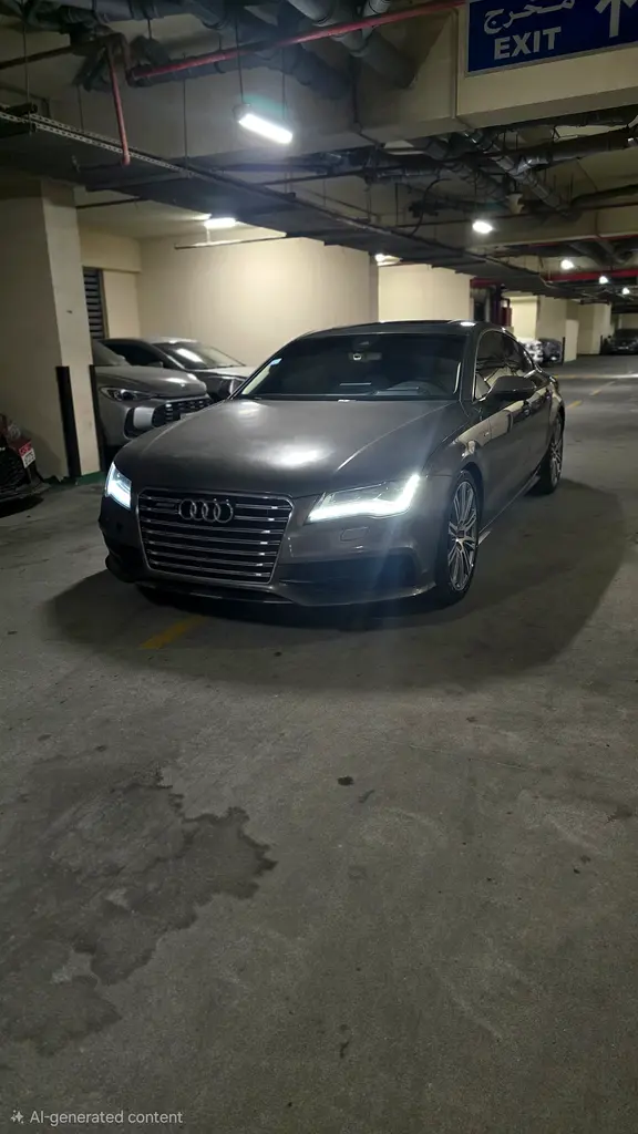 Audi A7 2012 — photo 1 of 9