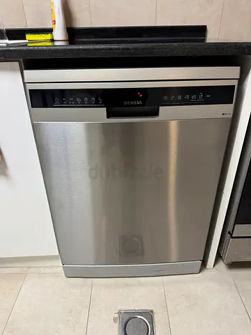 Siemens iQ 300 dishwasher with WiFi connected