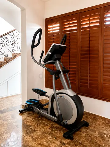 Nordic track Elliptical Trainer - SILENT MAGNETIC RESISTANCE - 20• TARGET TONING POWER