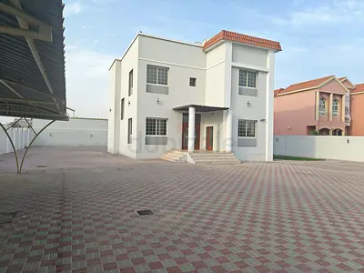 5 bedroom villa in Nad Al Hamar direct from the owner for rent