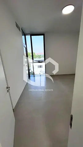 🌟 تاون هاوس فاخر في مسار جاهز للسكن ومتكامل التجهيزات