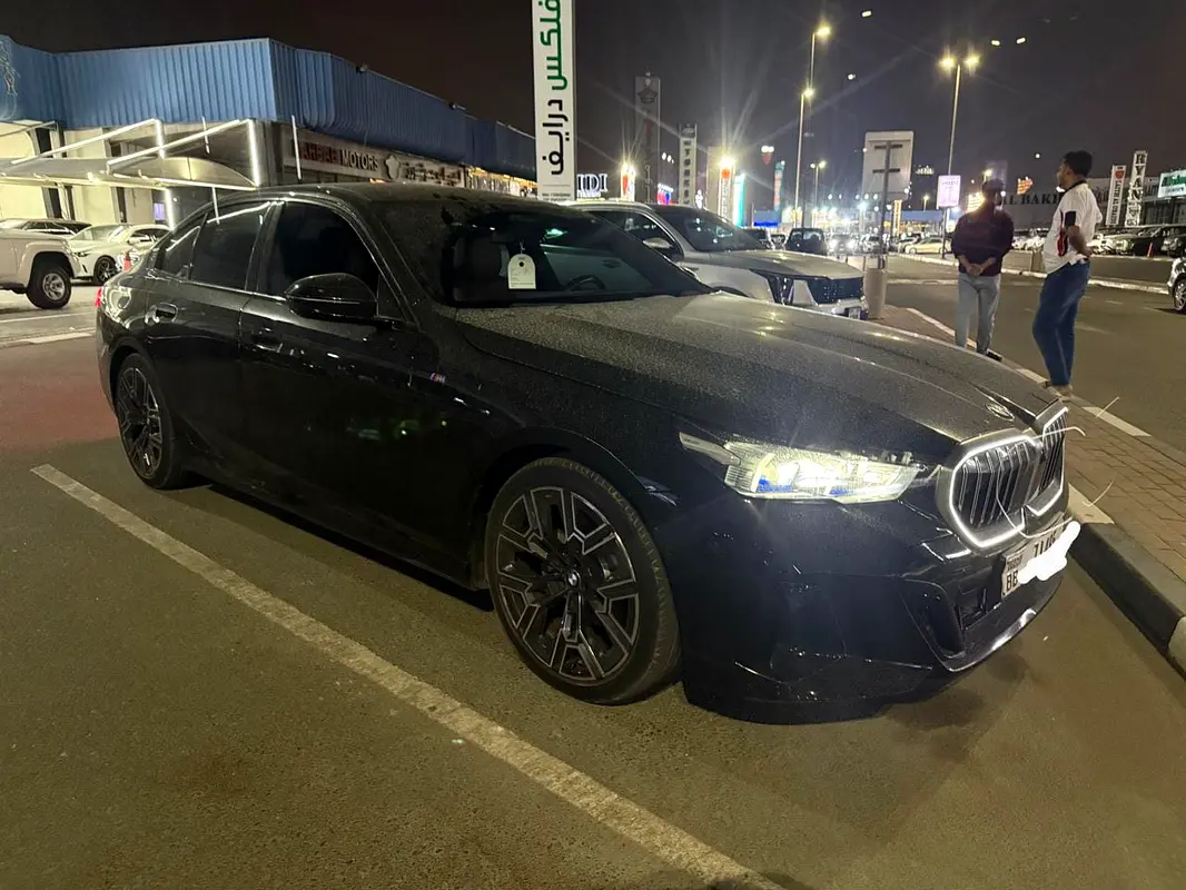 BMW 5-Series 2025 — photo 1 of 10