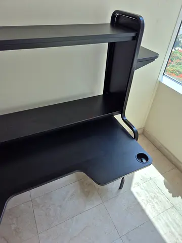 Computer table