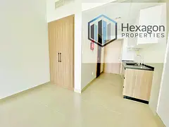 LUXURY LIVING SPACIOUS STUDIO APARTMENT GYM POOL PARKING KIDS PLAY WITH 1 COVERED PARKING ON PRIME L