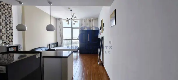 VACANT STUDIO | WELL MAINTAINED | SPACIOUS LAYOUT