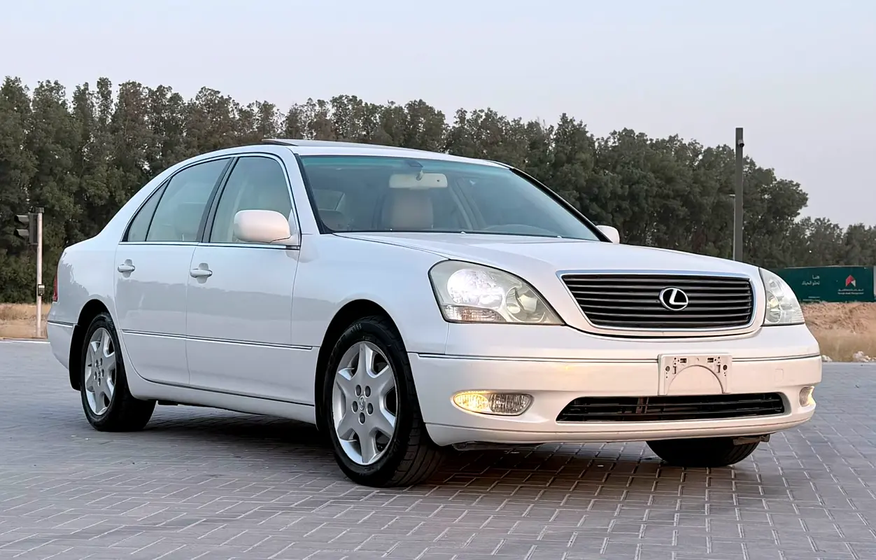 Lexus LS-Series 2002 — photo 1 of 19