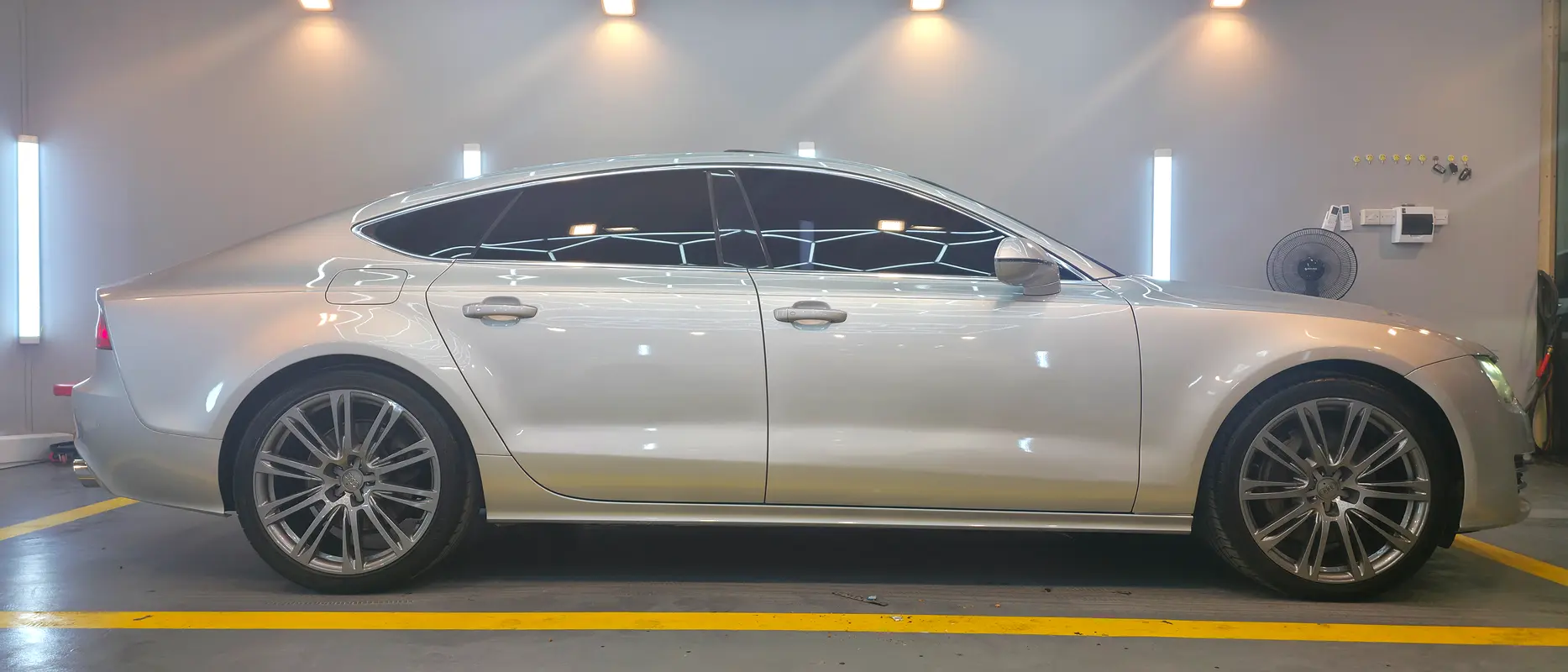 Audi A7 2012 — photo 1 of 13
