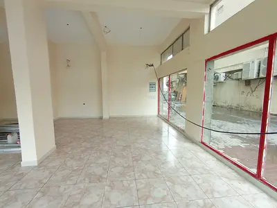 Shop for annual rent on Gamal Abdel Nasser Street, 2200 sq ft, free parking. Suitable for large ent