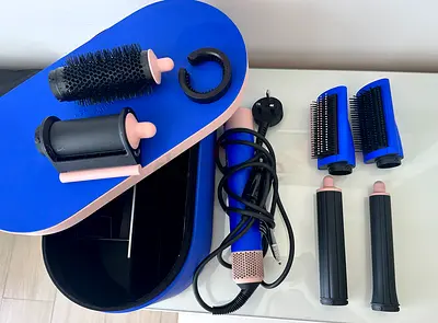 Dyson Airwrap™ multi-styler Complete Long in Vinca blue and Rosé