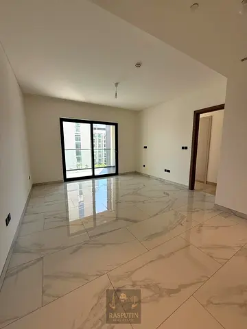 Amazing View/ Large layout/ 1 br + study/ Mid floor