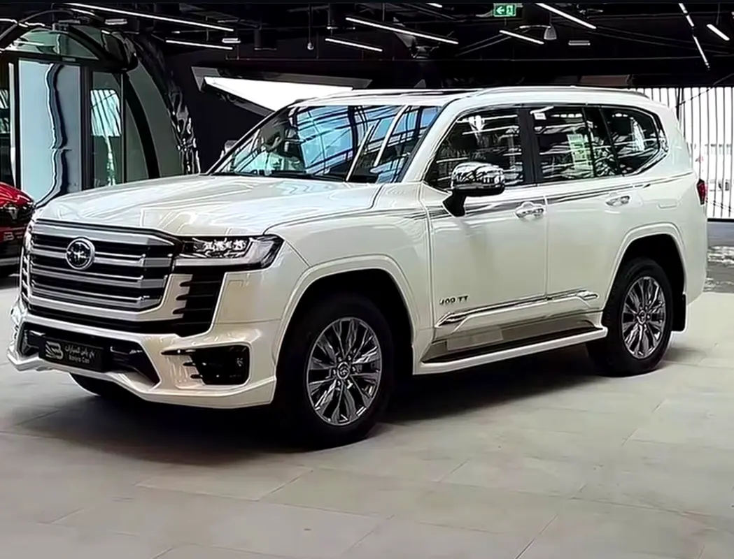 Toyota Land Cruiser 2025 — photo 1 of 5