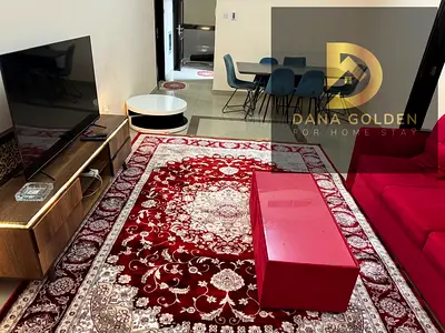 مرحبا بكم في دانة الذهبية هودي هومز العقارية ذ.م.م تفاصيل الدفع :3500   تفاصيل الشقة غرفة وصاله وحمام  شرفه  المطبخ مجهز بالكامل بخزائن سوبر ماركت