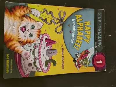 Happy Alphabet! A Phonics Reader (Step into Reading Level 1)