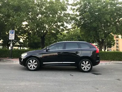 Volvo XC60 T5 Premium 2016 | GCC Specs | Well Maintained