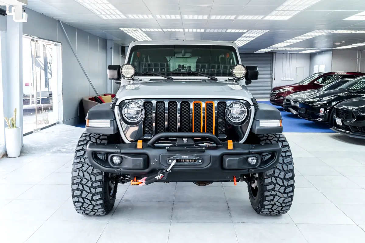 Jeep Wrangler 2022 — photo 1 of 19