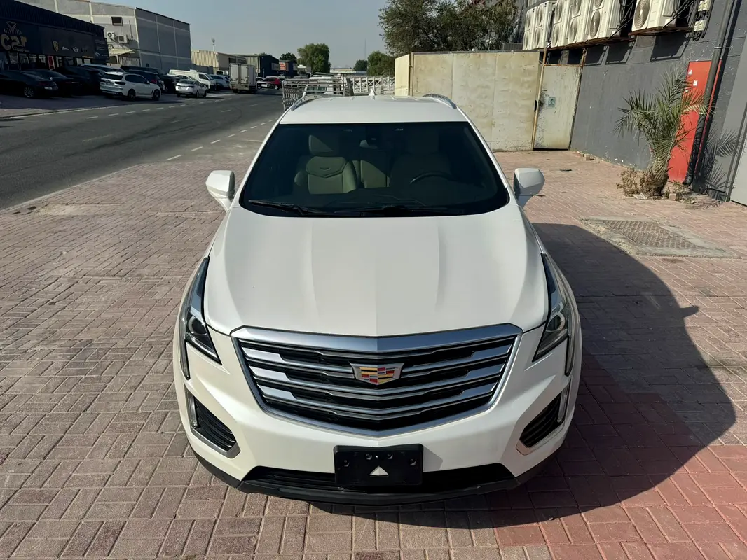 Cadillac XT5 2017 — photo 1 of 13
