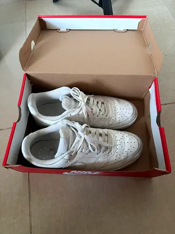 White Nike sneakers, lightly used, size 44.5