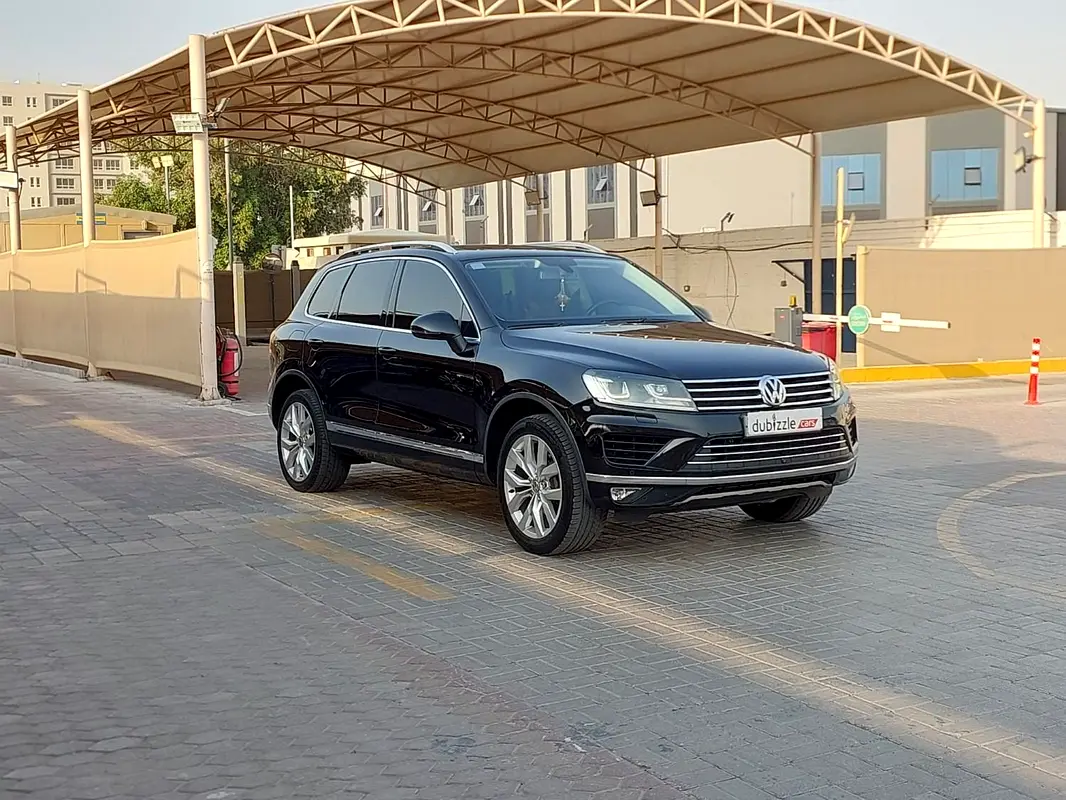 Volkswagen Touareg 2016 — photo 1 of 17