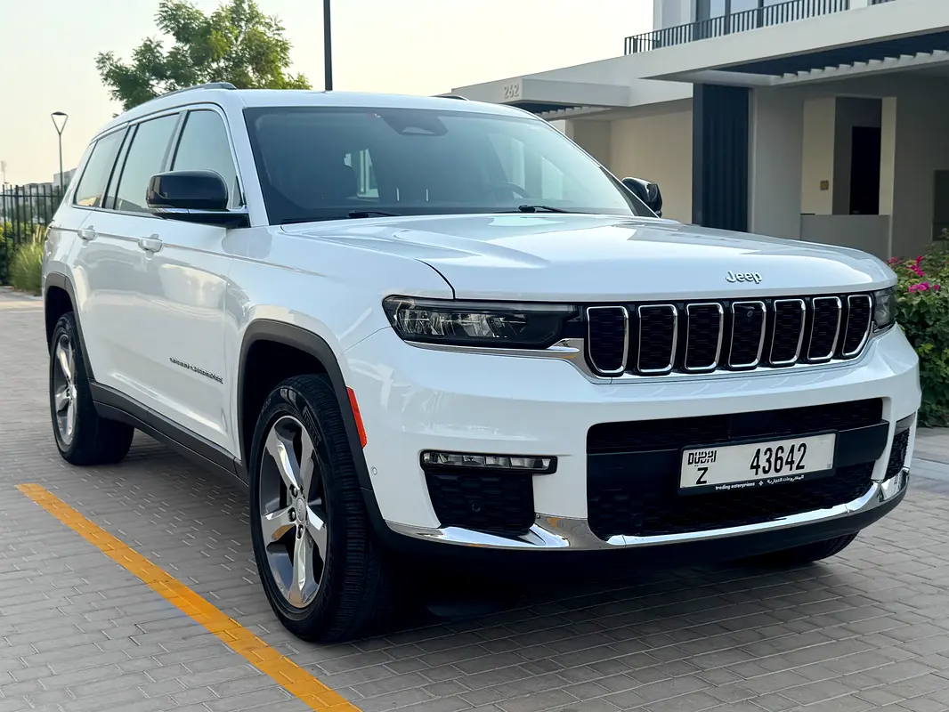 Jeep Grand Cherokee 2022 — photo 1 of 13