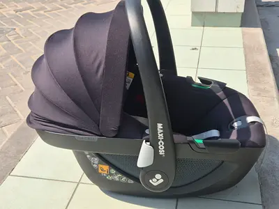 Maxi-Cosi Infant Car Seat (Rear-facing) - Good Condition