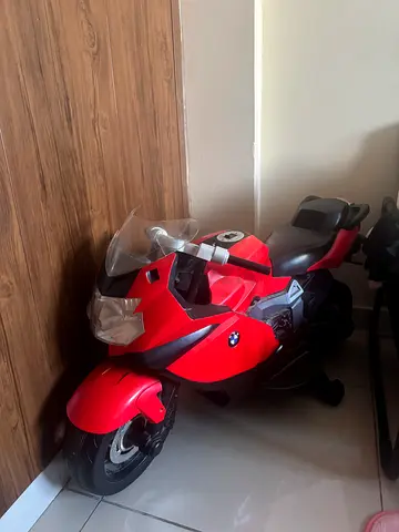 Kids battery scooter
