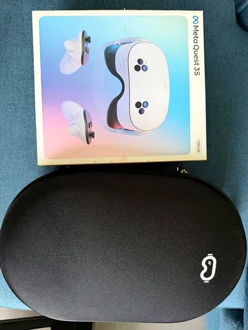 Meta Quest 3S VR Headset 128GB with Carrying Case - Excellent Condition