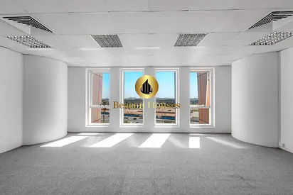 Modern Office | Racecourse View | Elite Address