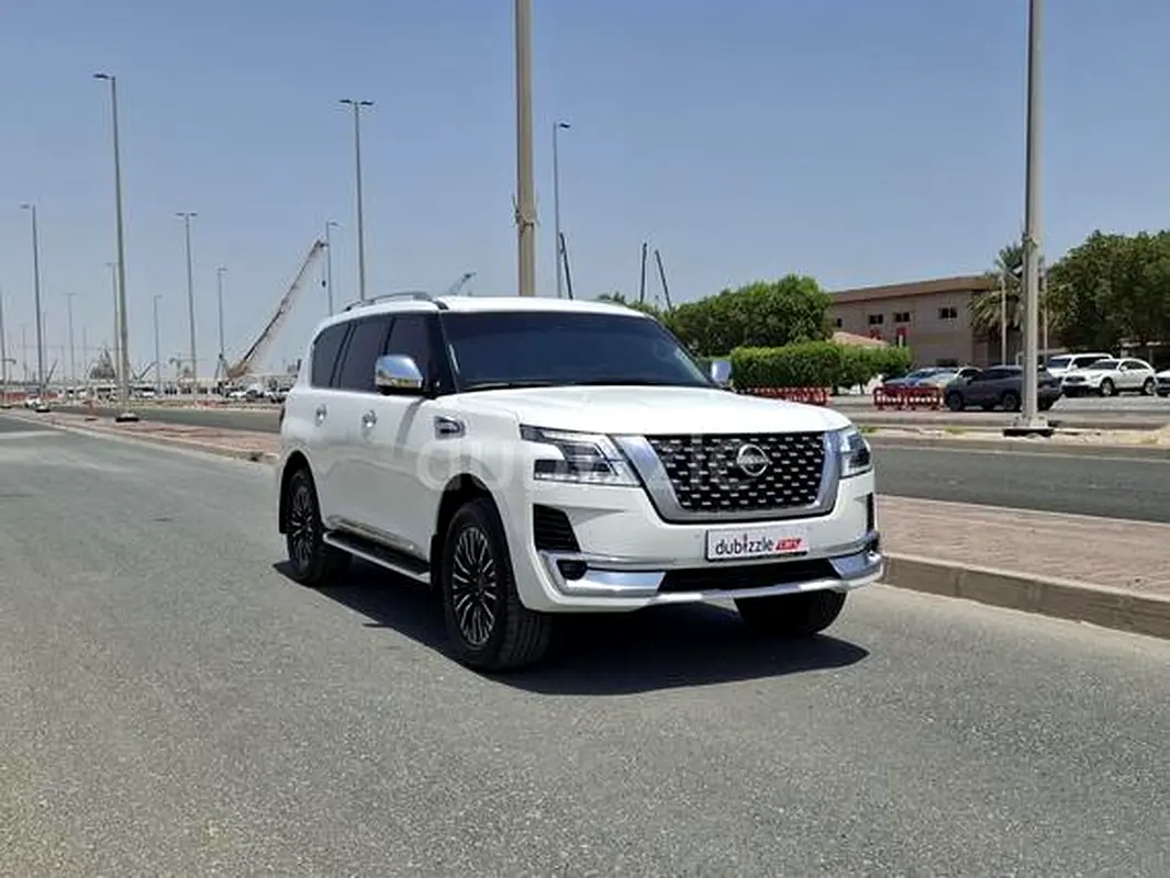 Nissan Patrol 2024 — photo 1 of 20