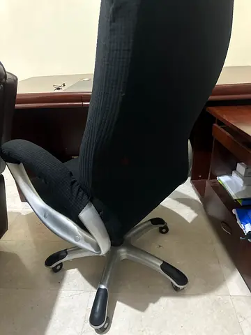 Black Mesh Office Swivel Chair
