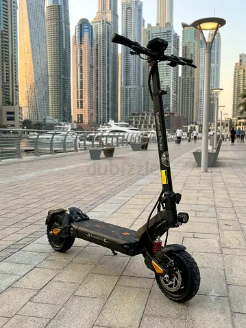 Kugoo G2 pro max dual-motor electric scooter — sturdy off-road tires, good condition