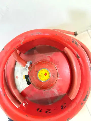 LPG Gas ,regulator and pipe as good as new condition