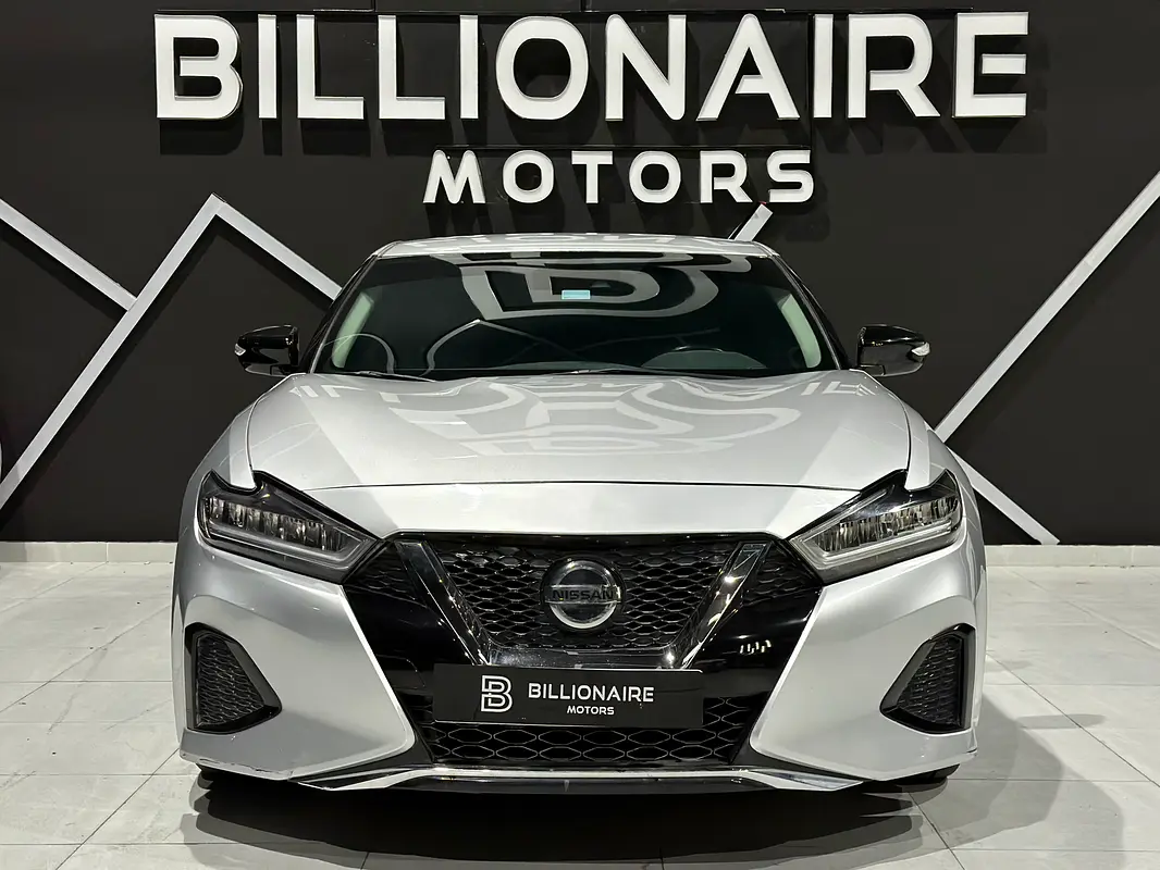 Nissan Maxima 2021 — photo 1 of 17