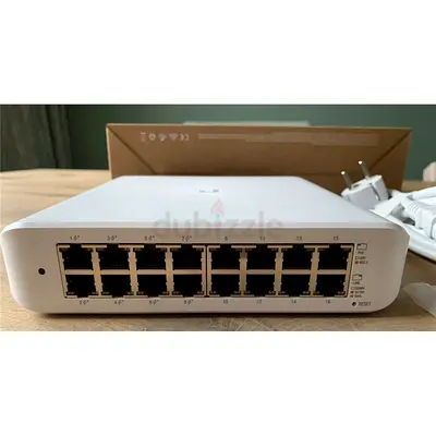 UniFi Switch Lite 16 PoE | 16-Port Gigabit Switch with 8 PoE+ 802.3at Ports (USW-Lite-16-PoE) White