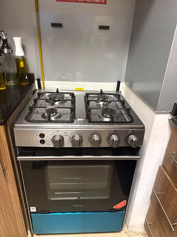 Stainless Steel 4-Burner Gas Cooker with Oven - Excellent Condition