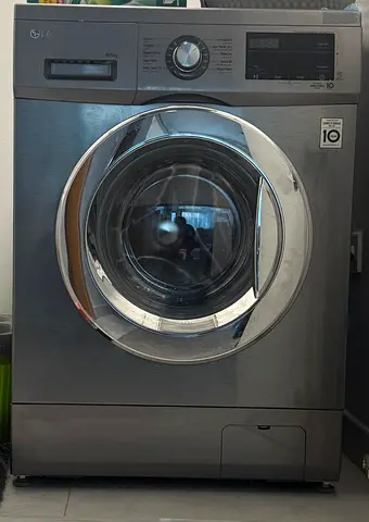 LG Front Load Washing Machine 8kg - like brand new