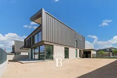 ARCHITECTURAL DISTINCTION CORNER &amp; SINGLE ROW