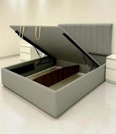 Brand new King size hydrolic storage bed with Mattress Available