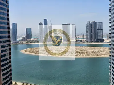 افخم ثلاث غرف وصالة اطلالة بحرية بالكامل مع باركن وشهر وجيم ومسبح مجانا ومطبخ كبير بغرفة خدامة داخلية وموزع بين الغرف في أجمل أبراج الشارقة شامل جميع