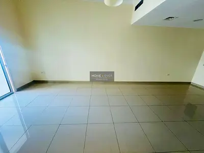Bright 1BR Apartment | Vacant | Balcony Access