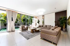 VACANT | Prime location | Green belt
