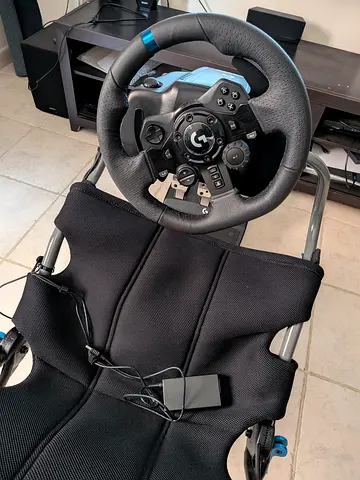 Logitech G923 steering wheel PS/PC version