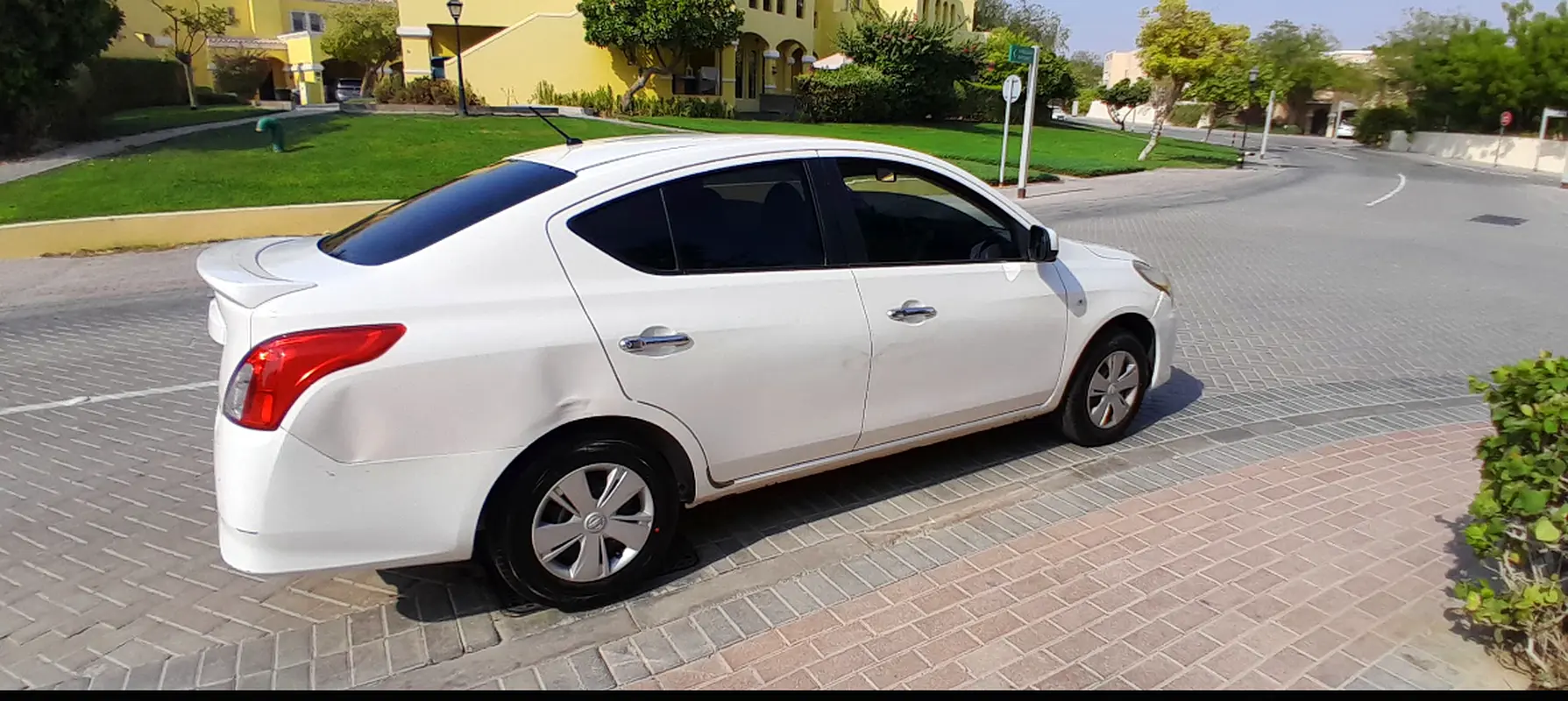 Nissan Sunny 2018 — photo 1 of 5