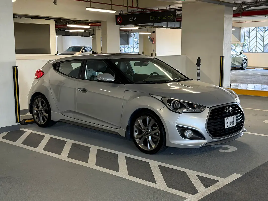 Hyundai Veloster 2017 — photo 1 of 10