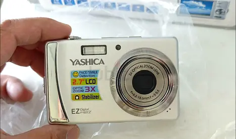 ​[RARE FULL BOX] Yashica EZ T1027 Vintage Digital Camera - Complete Y2K Set